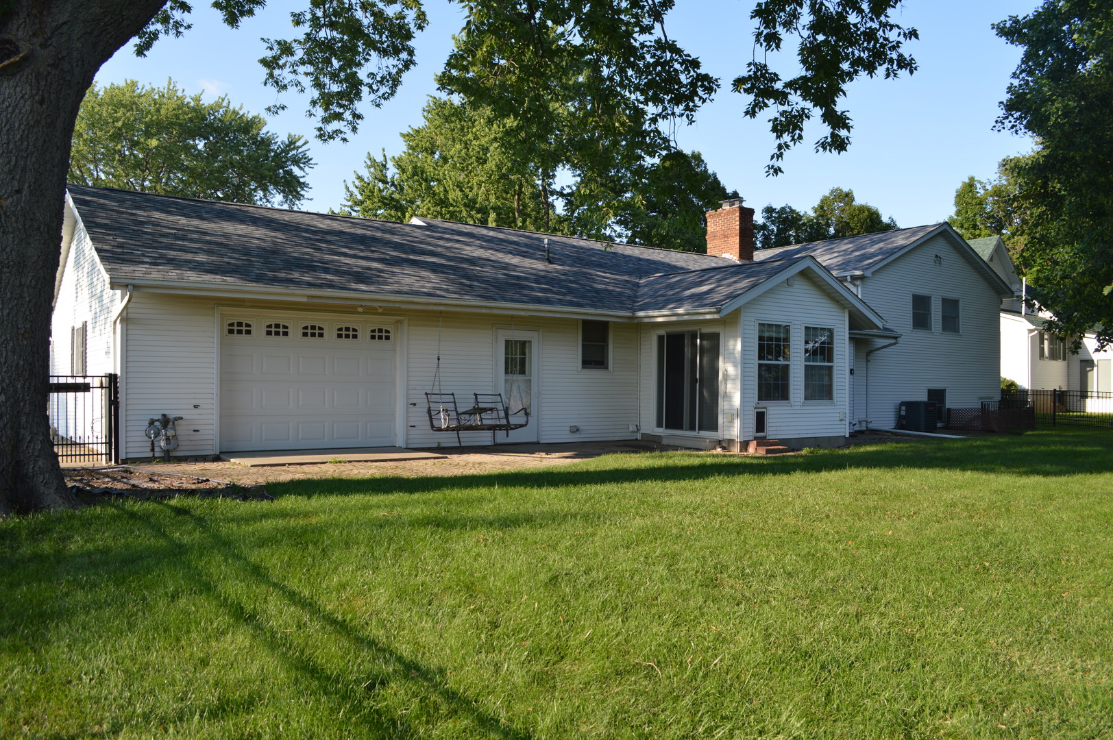 main property photo 13