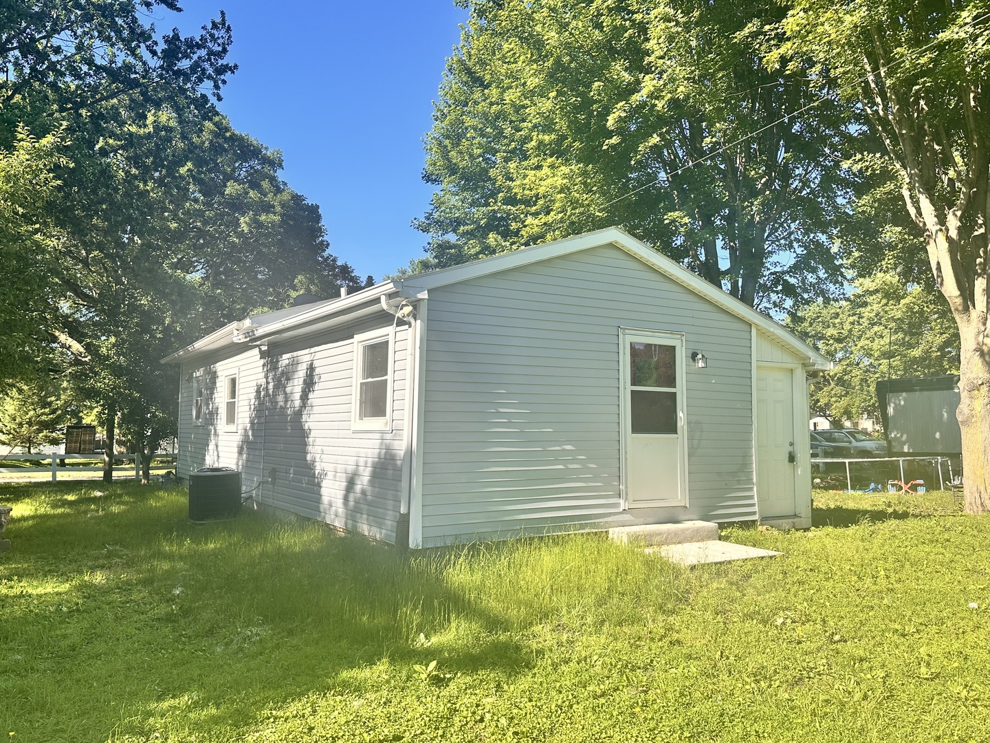 main property photo 14