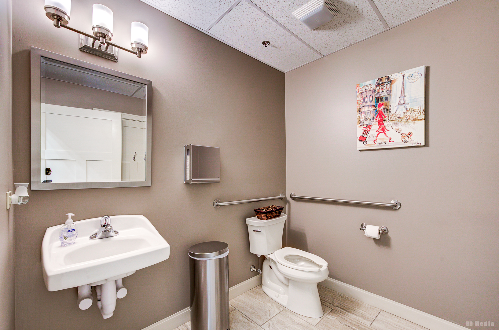 main property photo 8