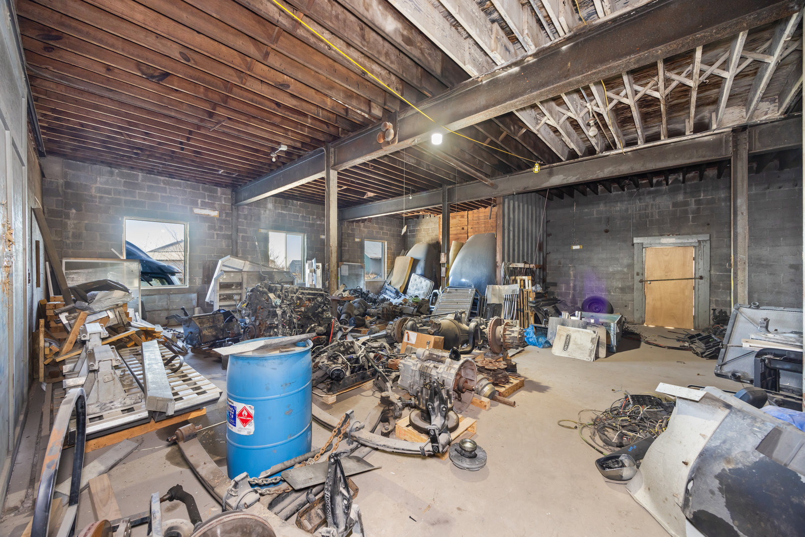main property photo 20