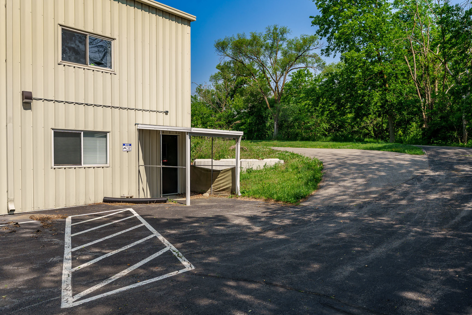 main property photo 78
