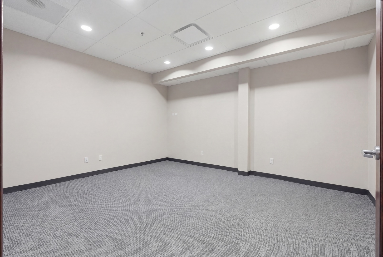 main property photo 74