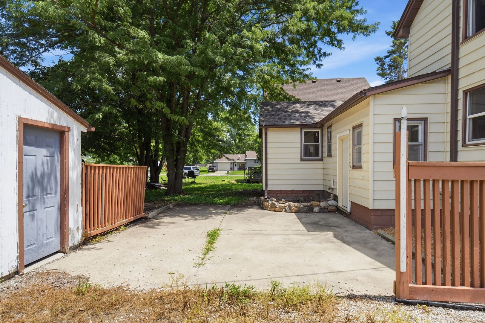 main property photo 28