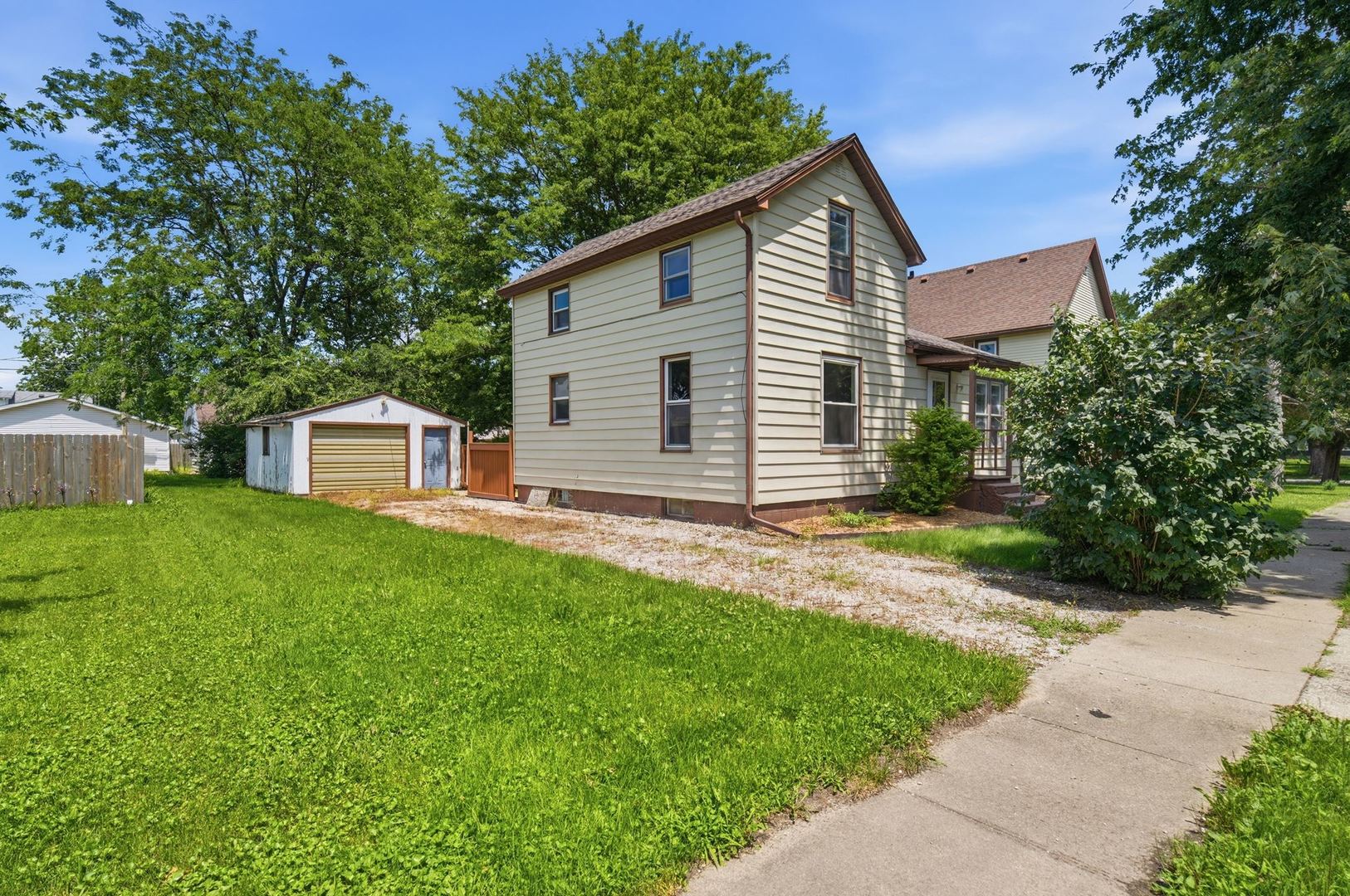 main property photo 5