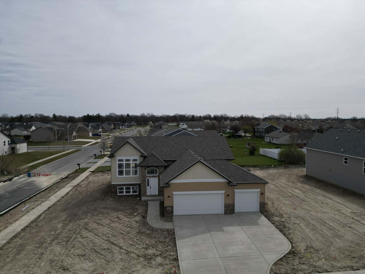 main property photo 16