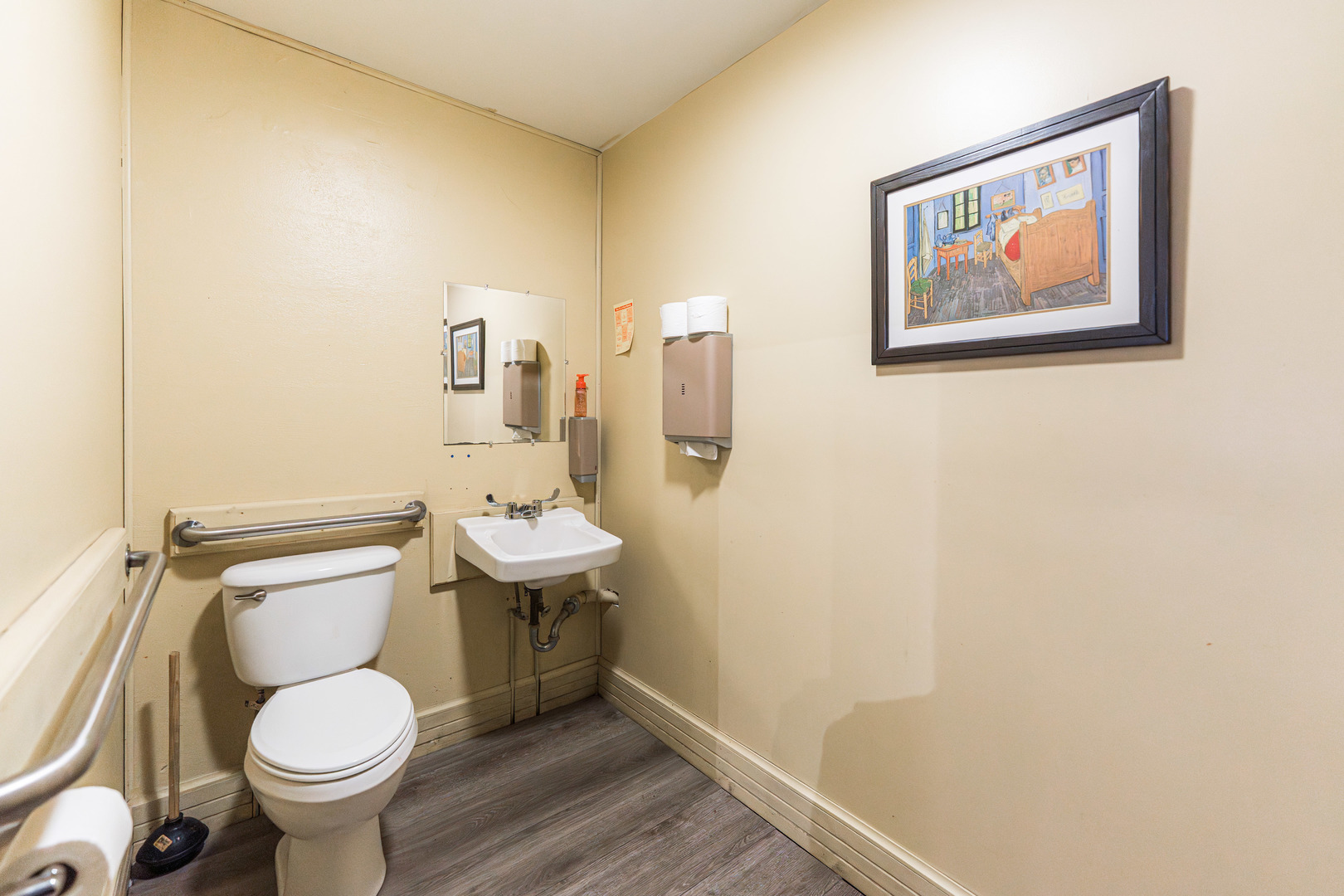 main property photo 20