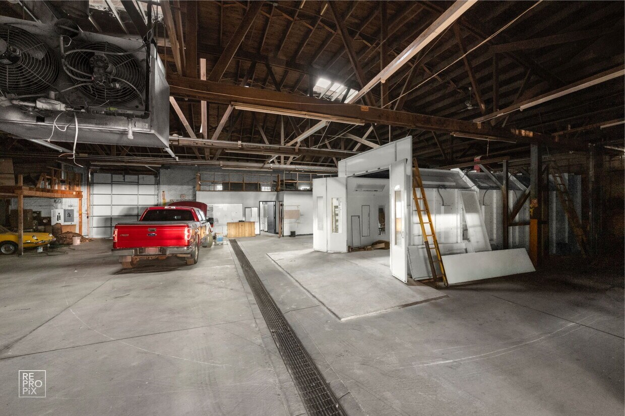 main property photo 24
