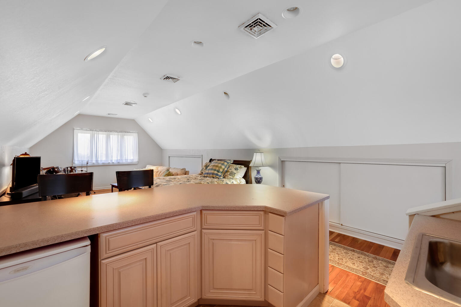 main property photo 76