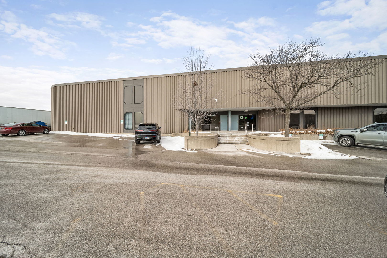 main property photo 12
