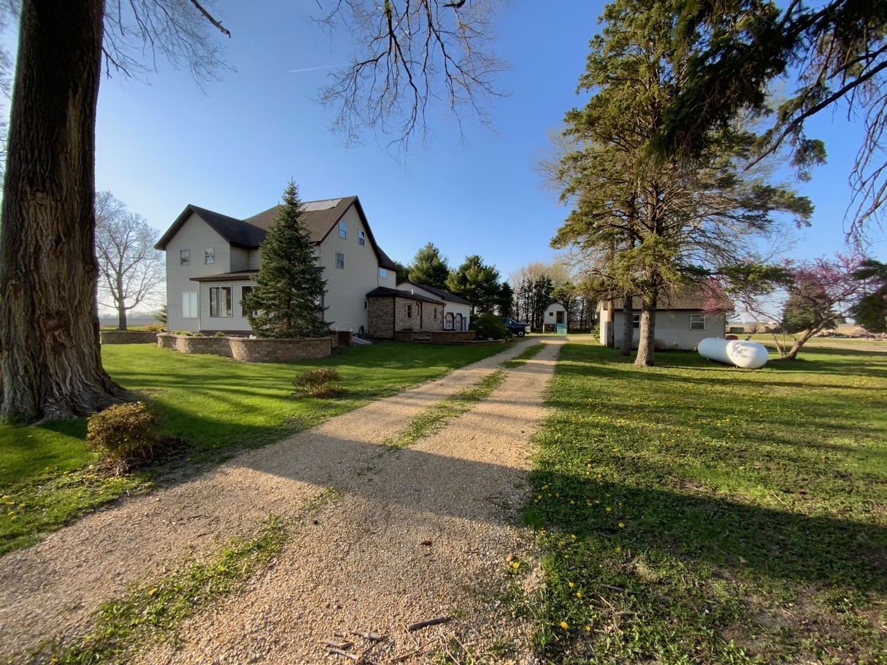 main property photo 3