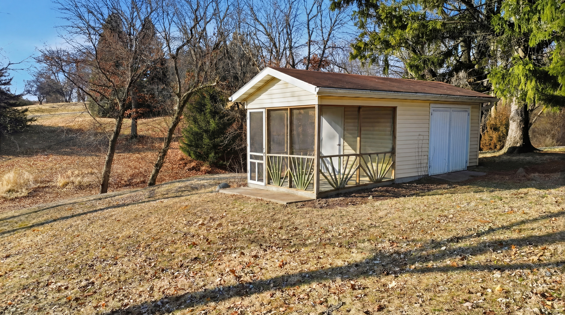 main property photo 28