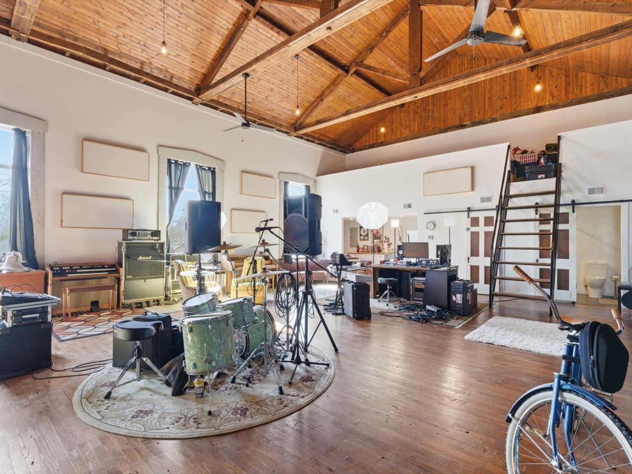main property photo 8