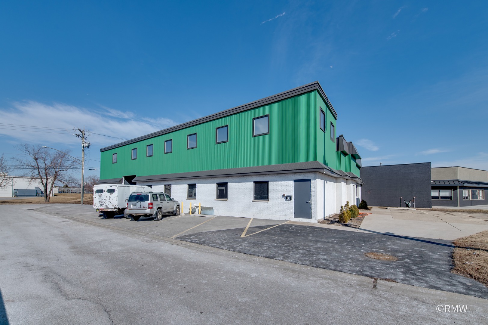 main property photo 25