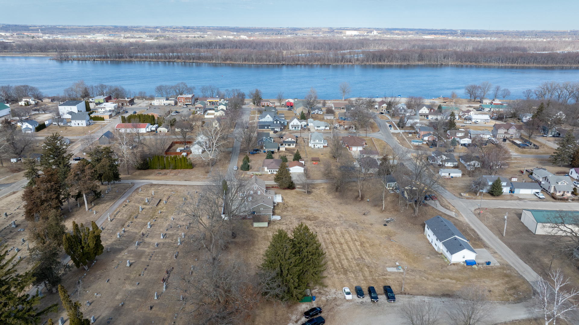 main property photo 33