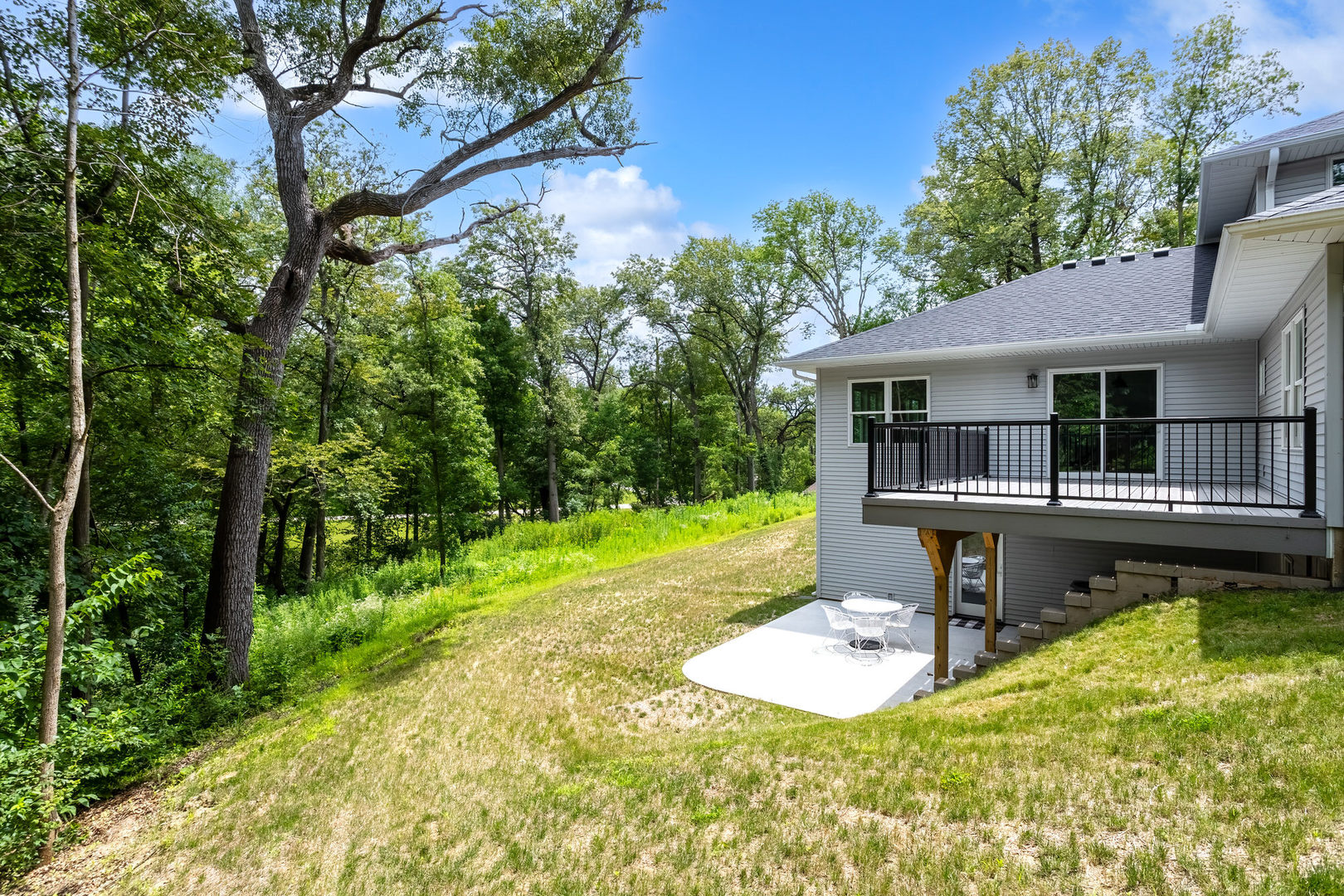 main property photo 6