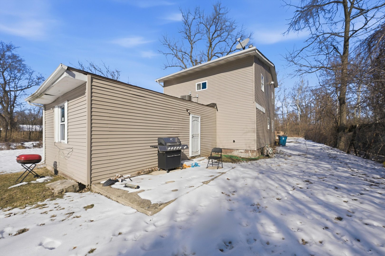 main property photo 5