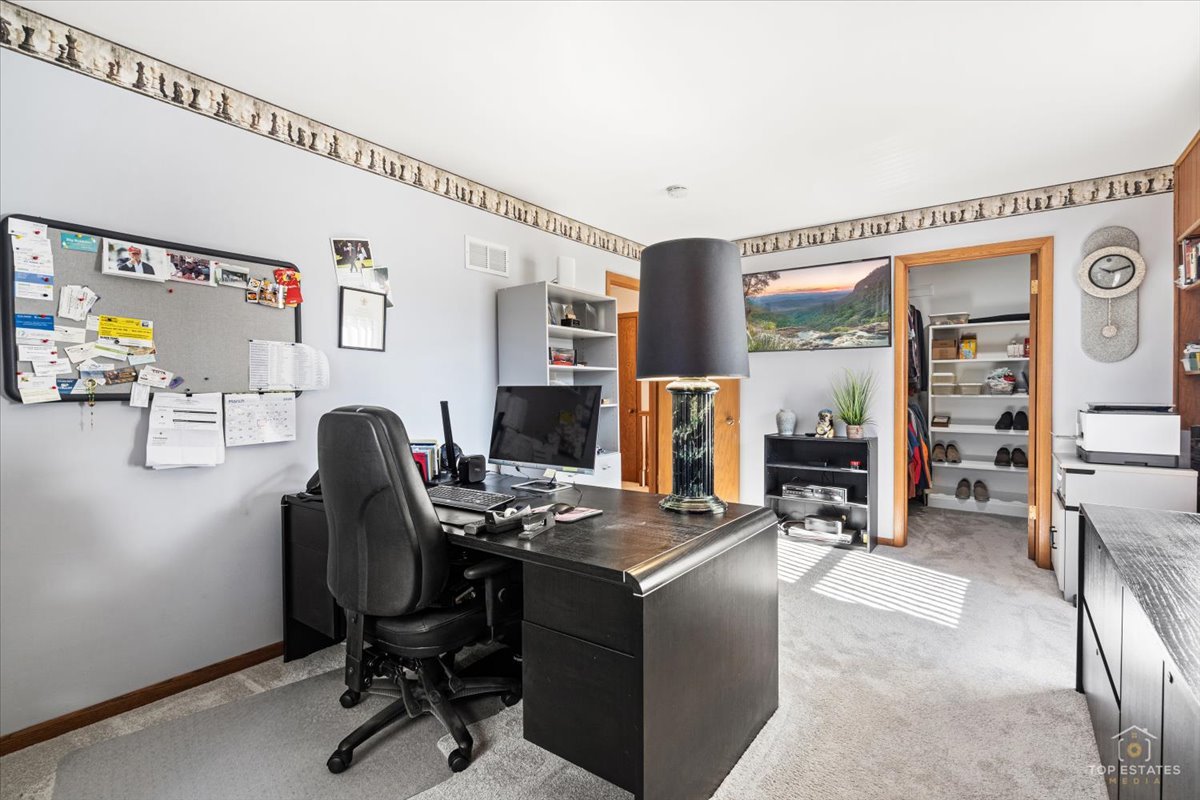 main property photo 19