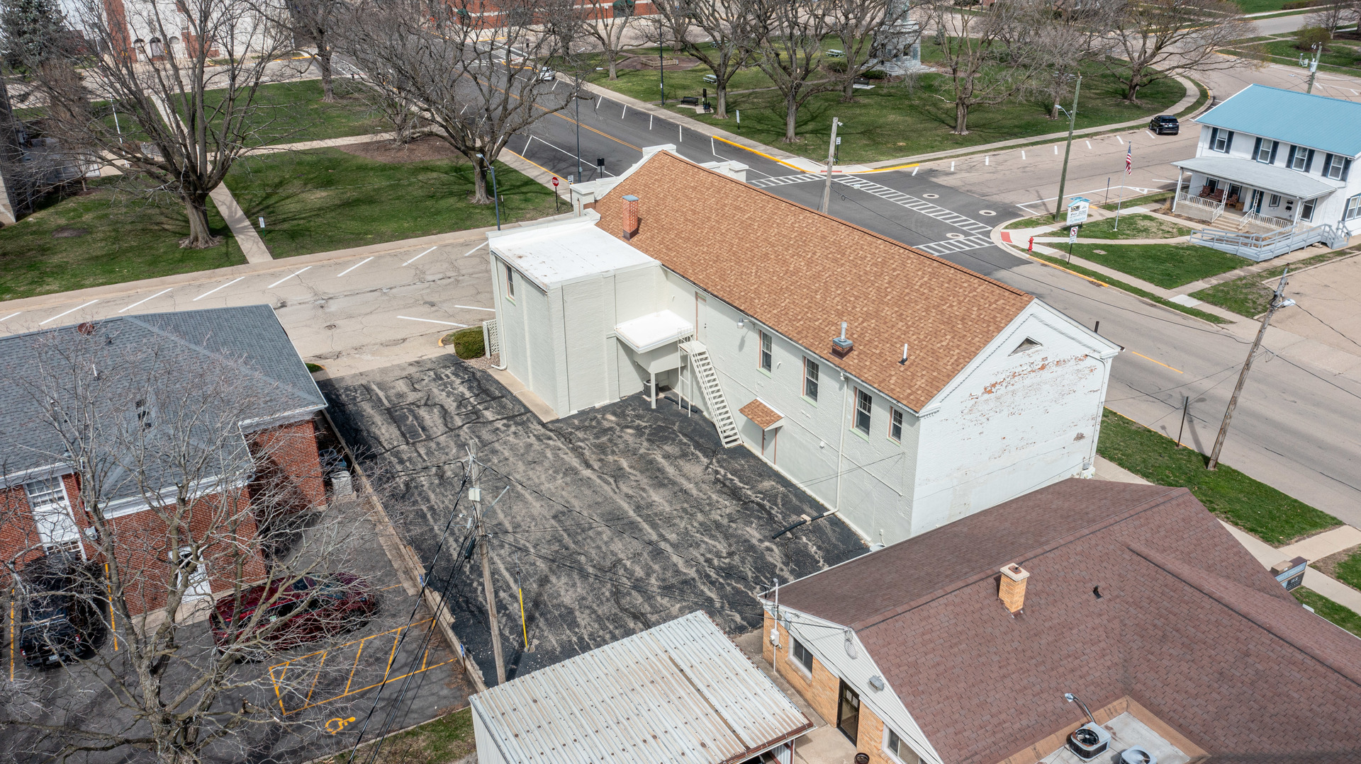 main property photo 38