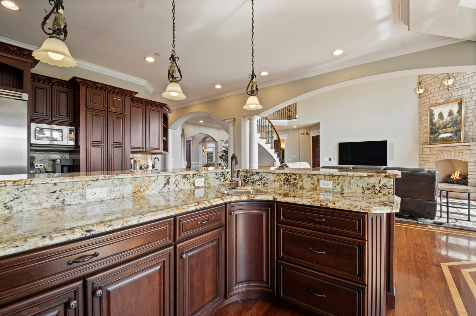 main property photo 25