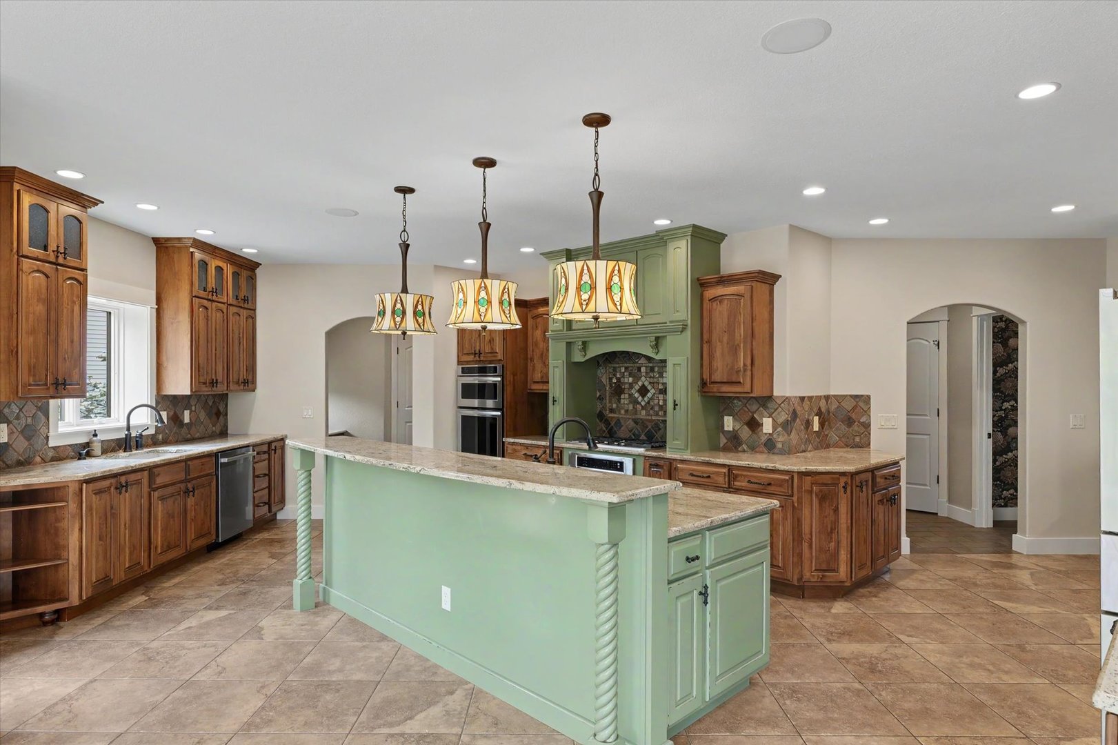 main property photo 19