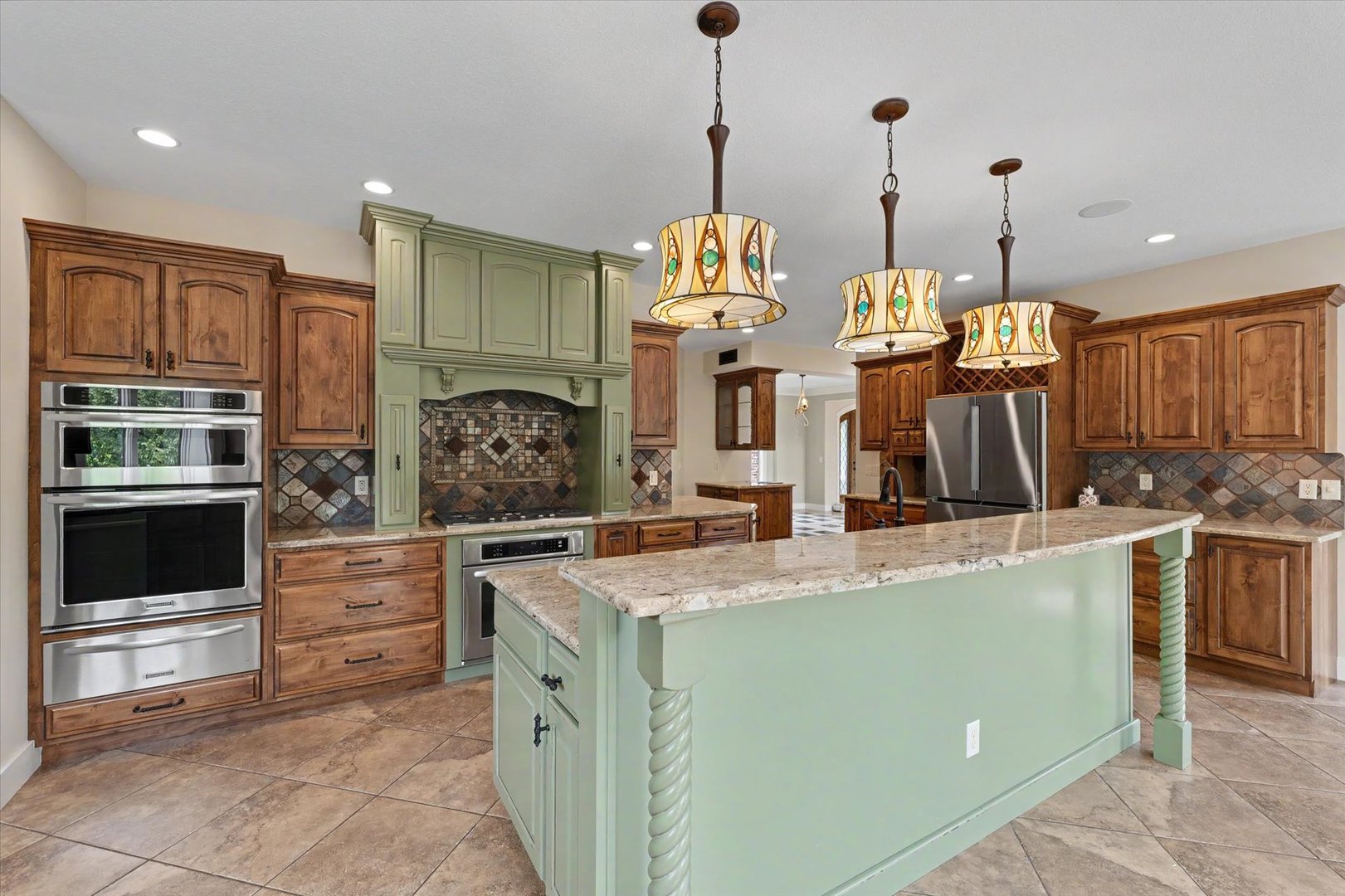main property photo 23