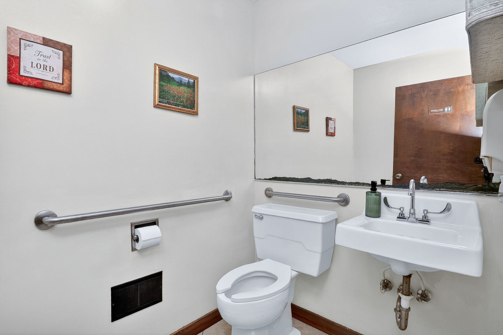 main property photo 14