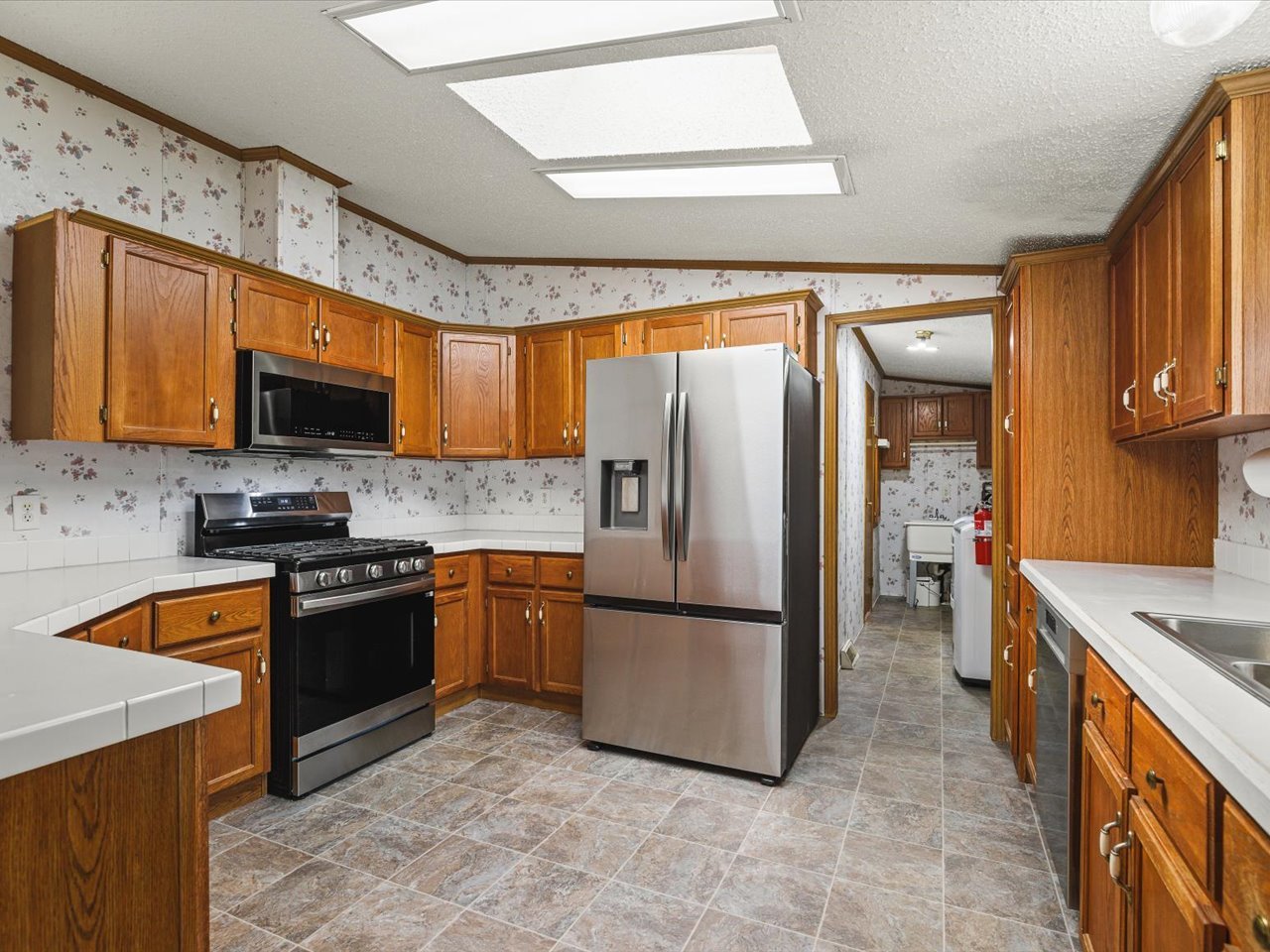 main property photo 14