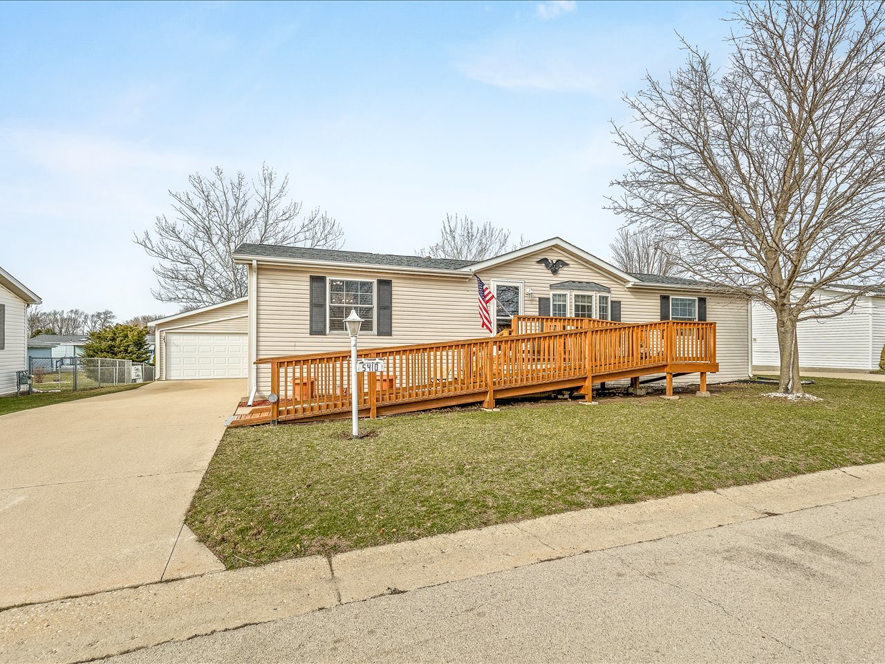 main property photo 45