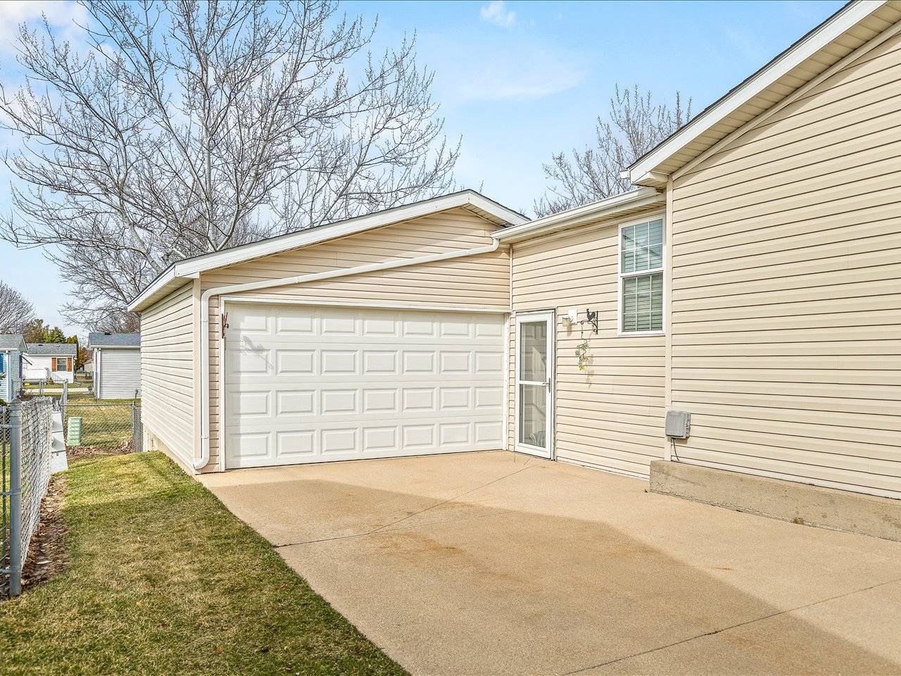main property photo 75