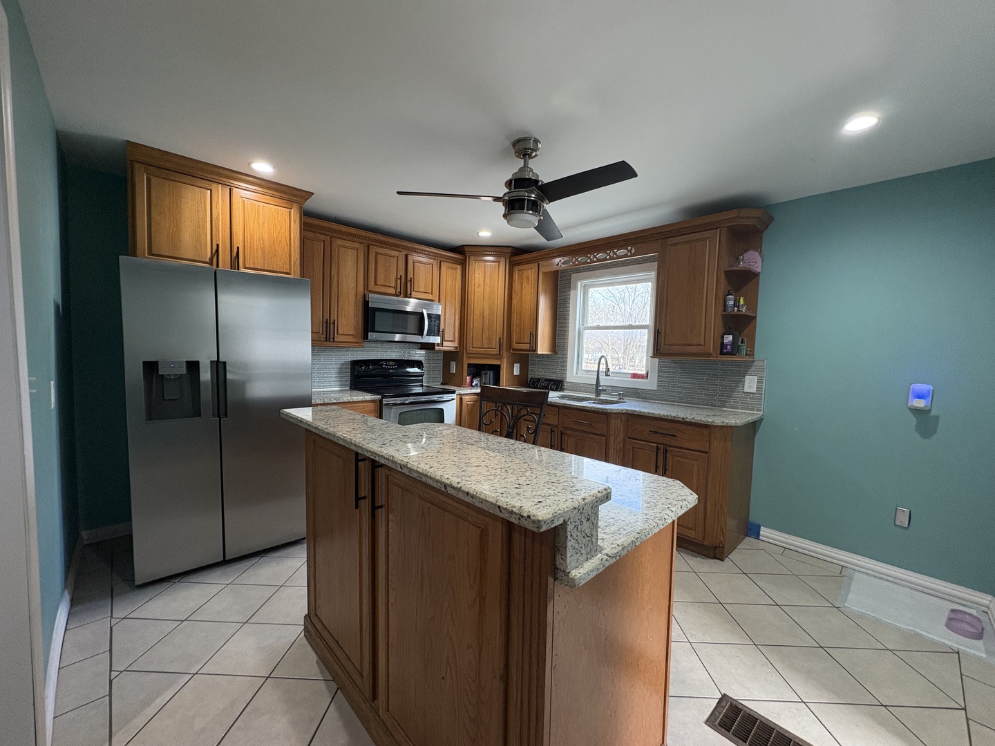 main property photo 6