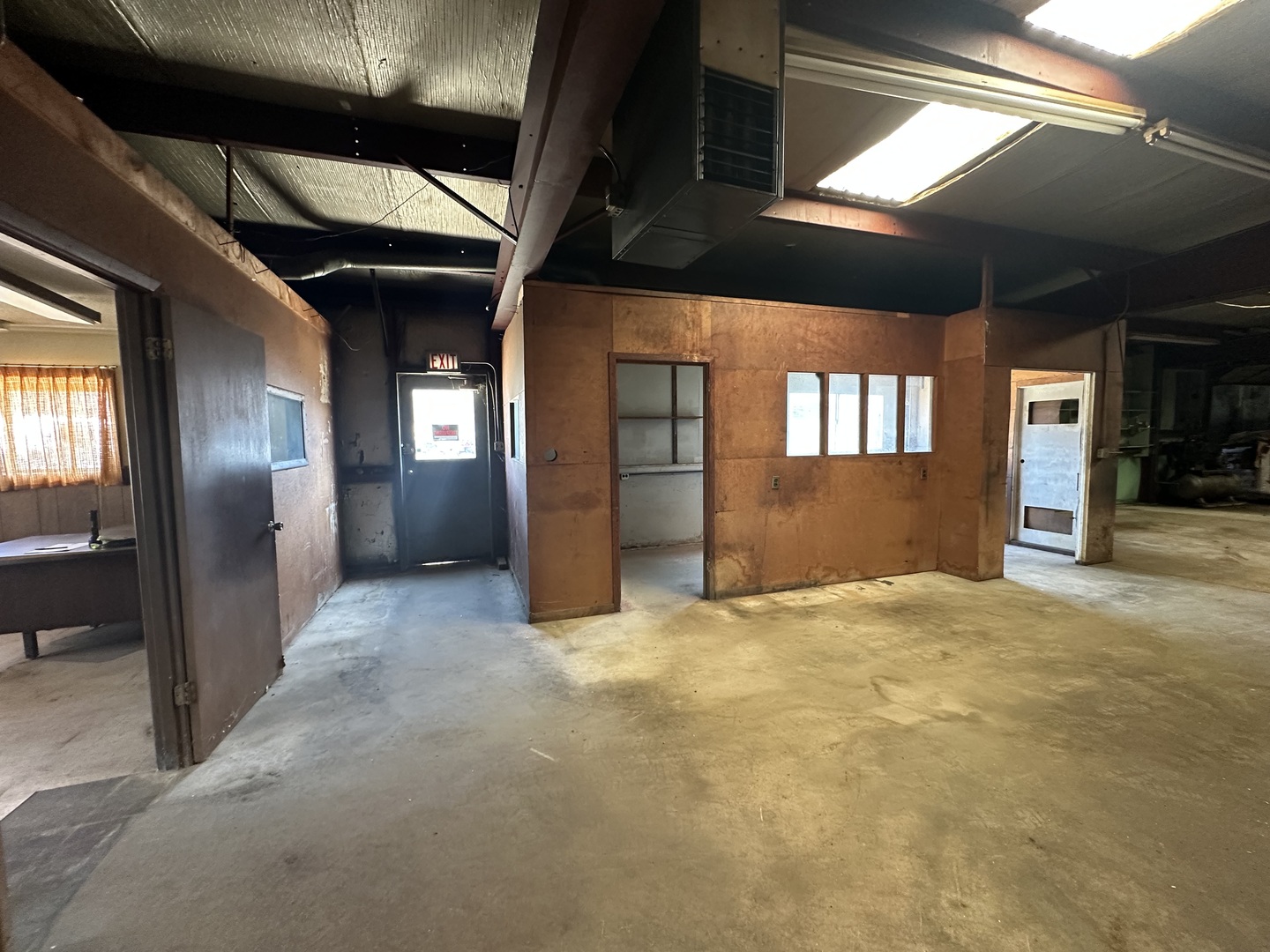 main property photo 25