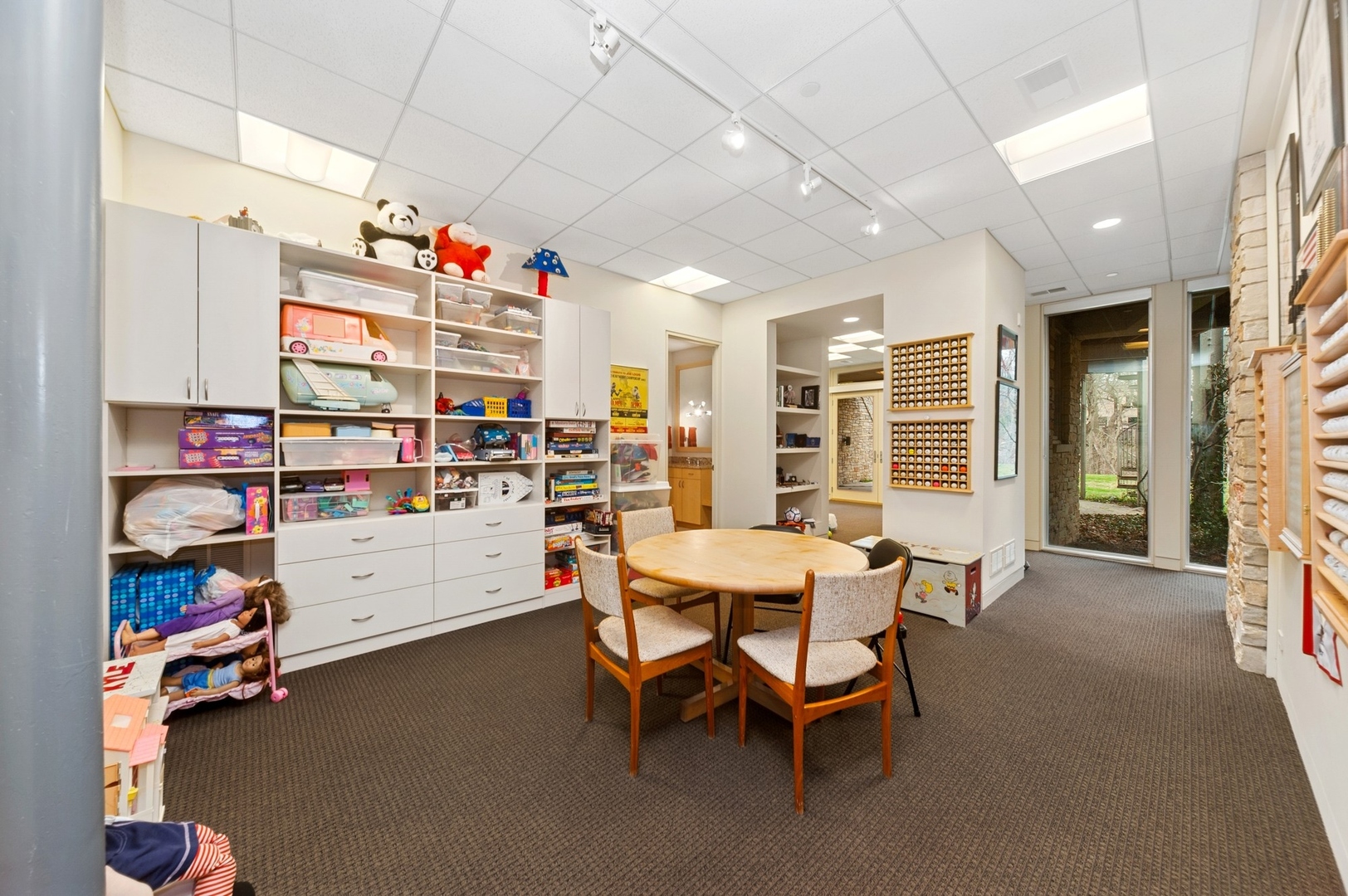 main property photo 28