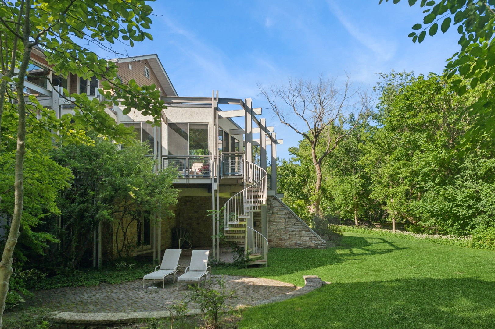 main property photo 34