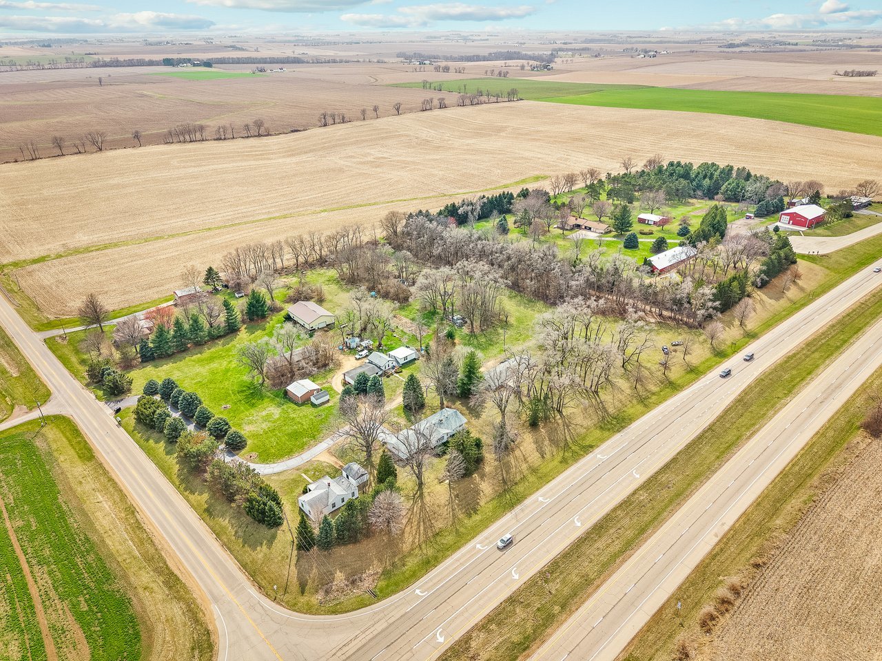 main property photo 40