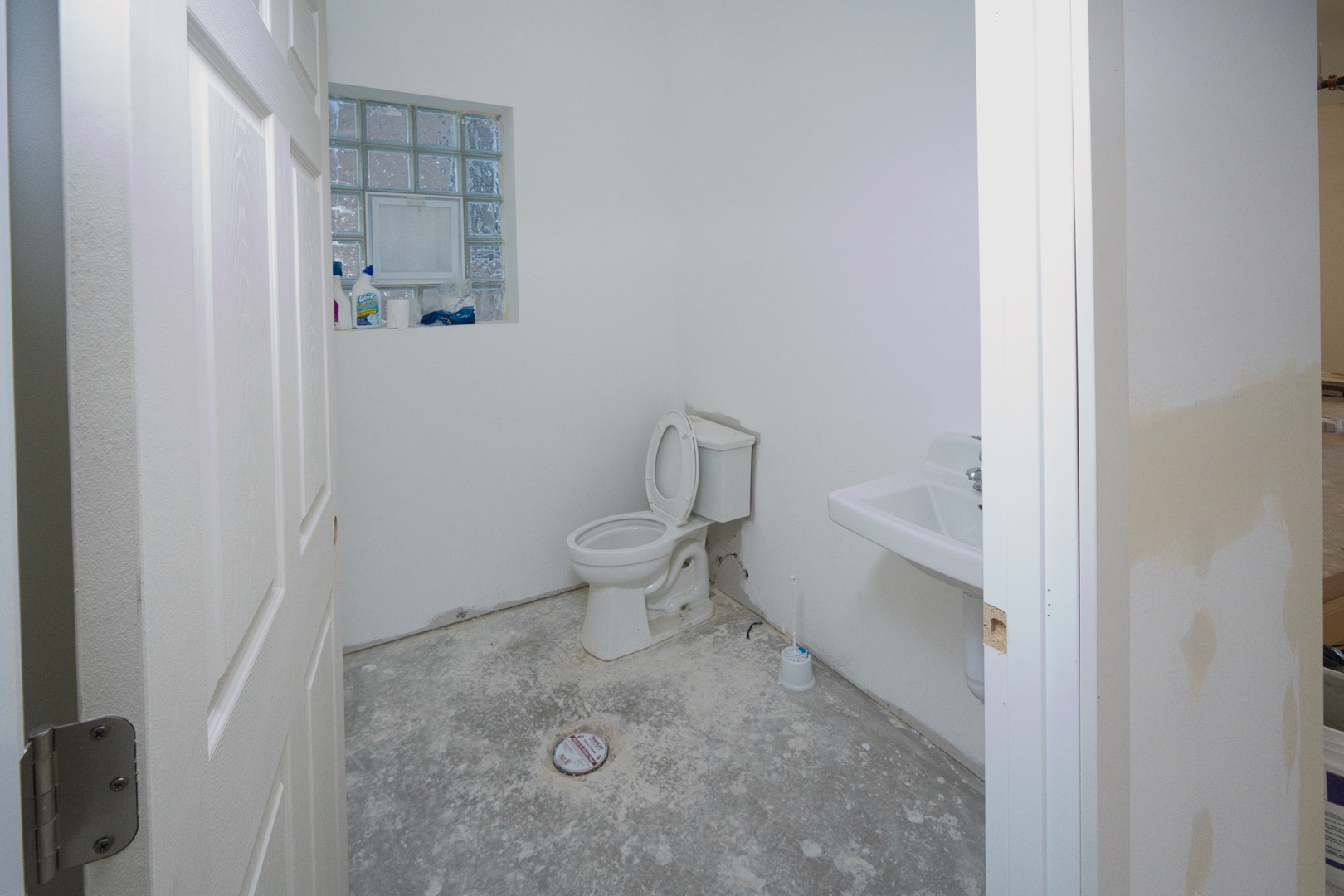main property photo 30