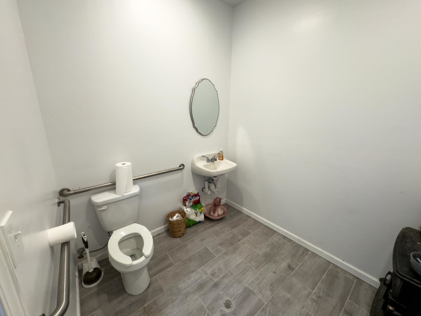 main property photo 10