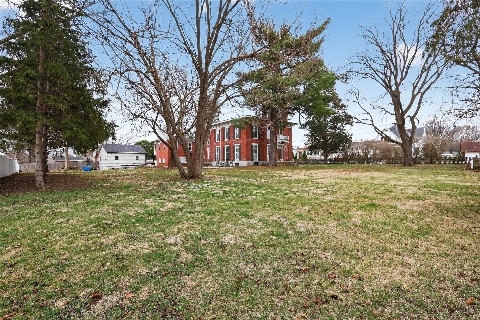 main property photo 50