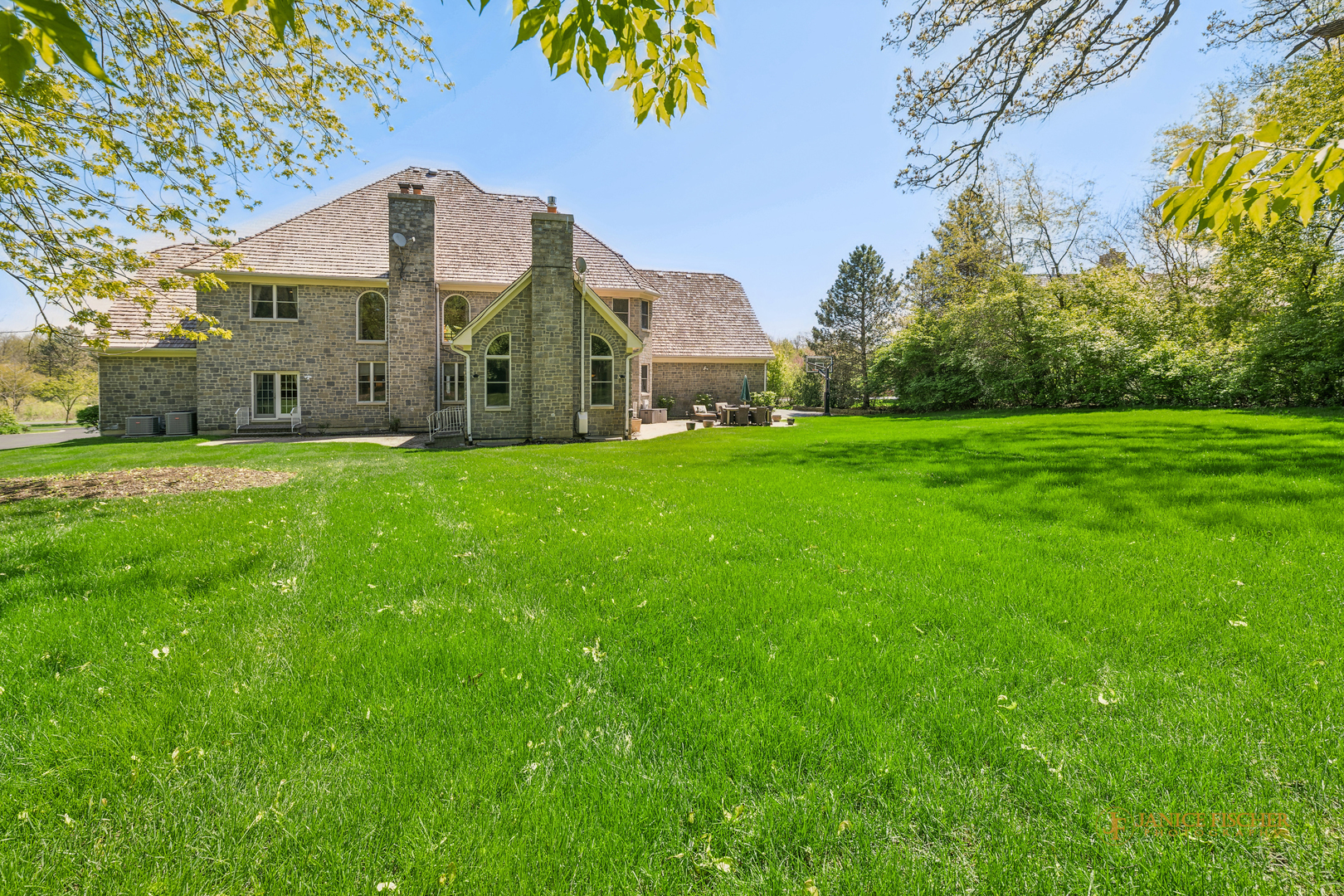 main property photo 29