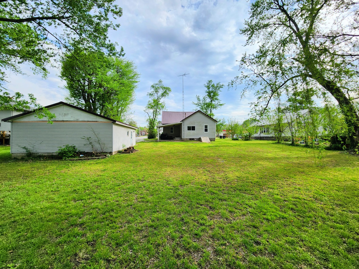 main property photo 32