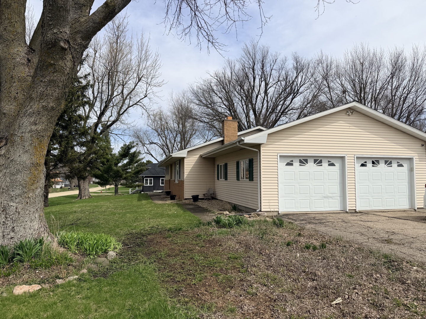 main property photo 27