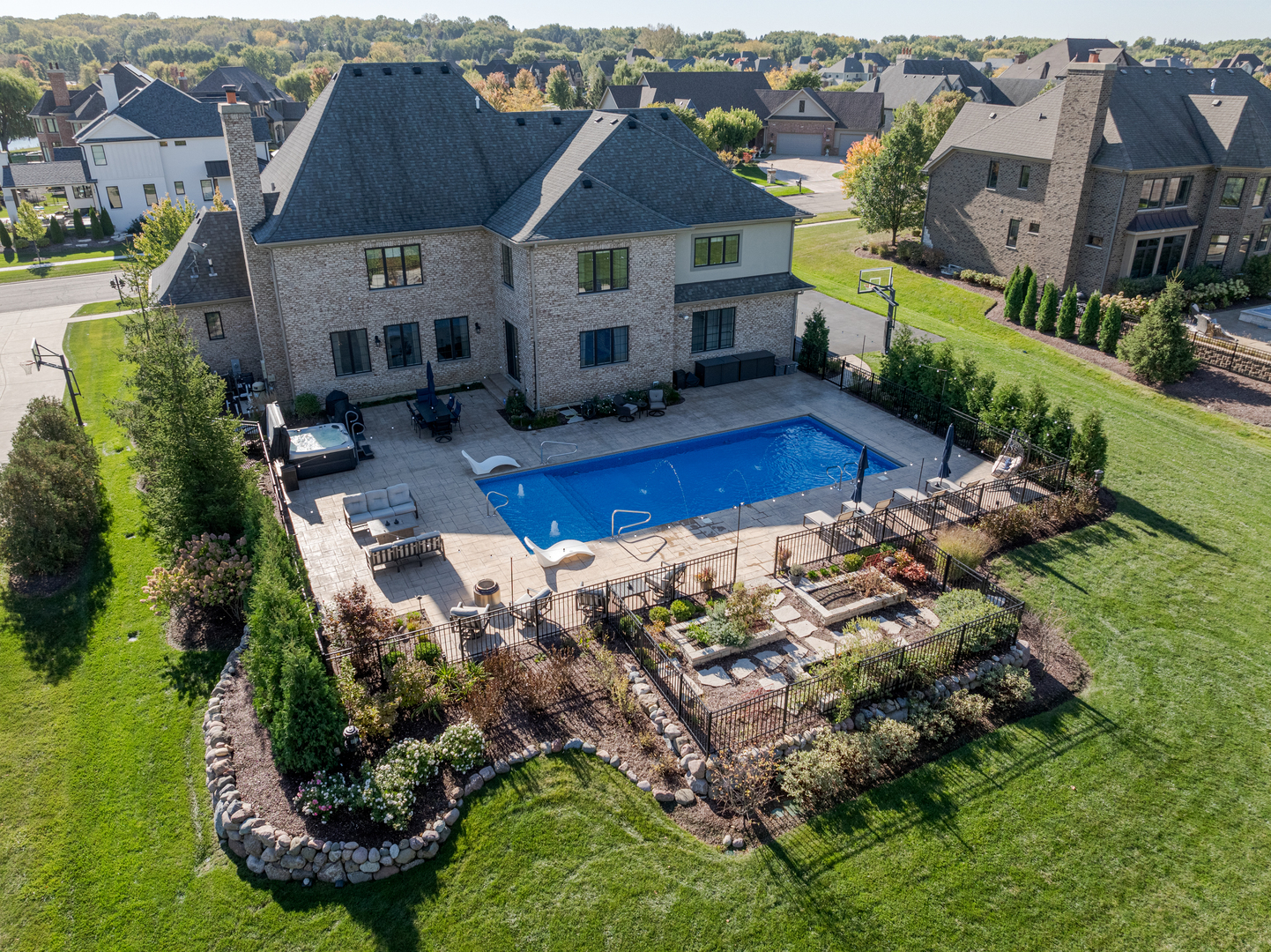 main property photo 12
