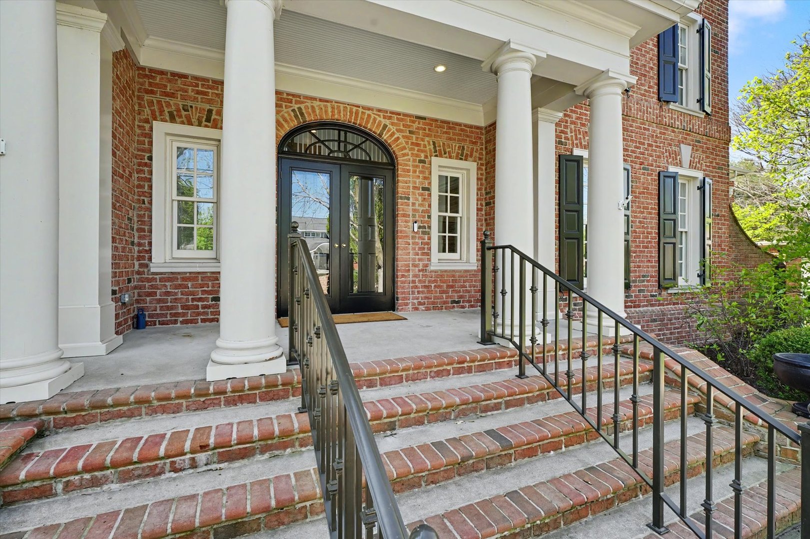 main property photo 10
