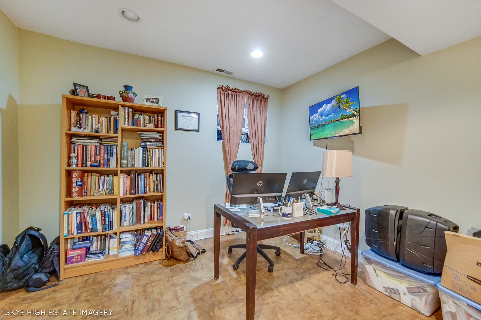 main property photo 14