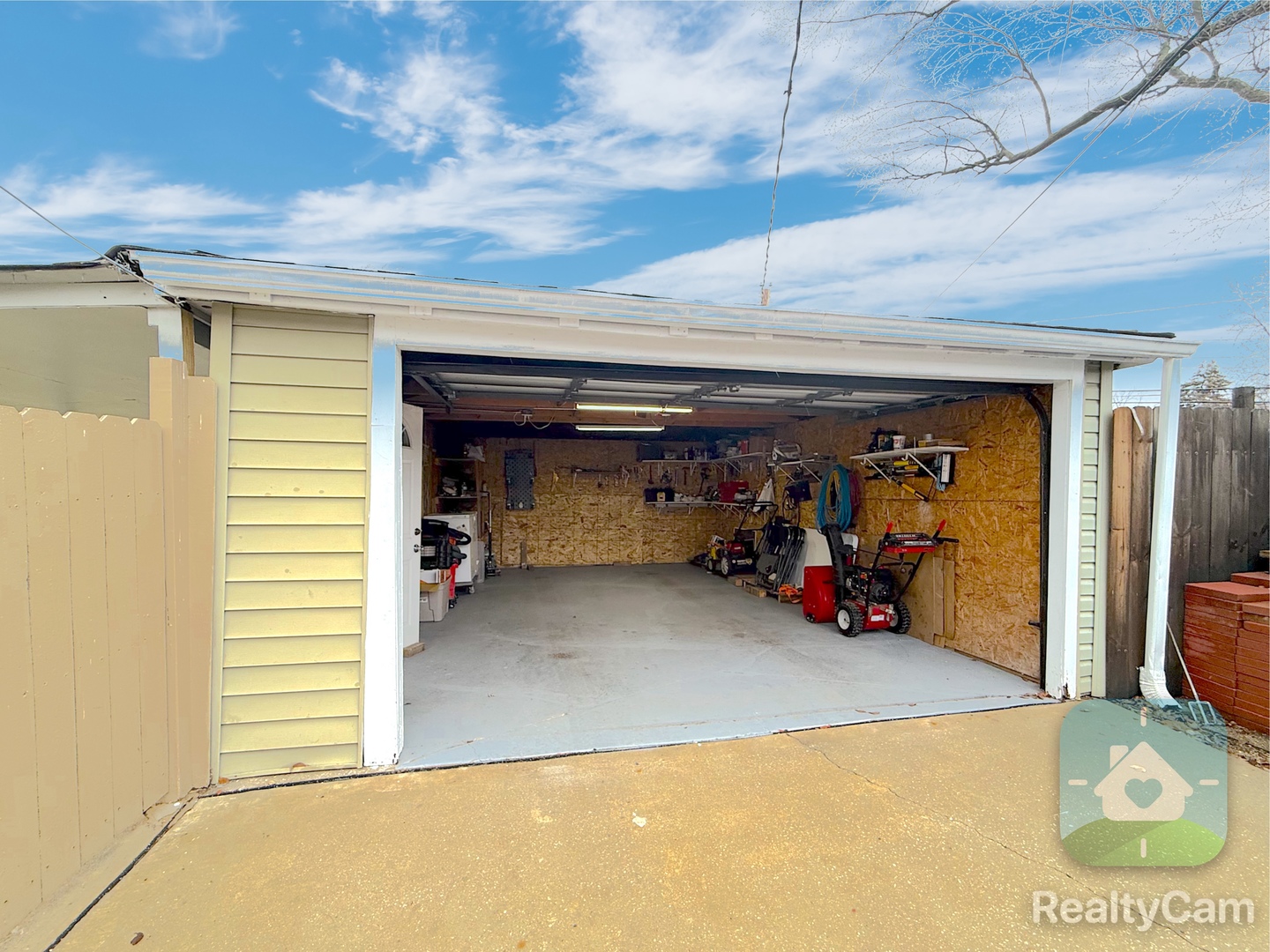 main property photo 20