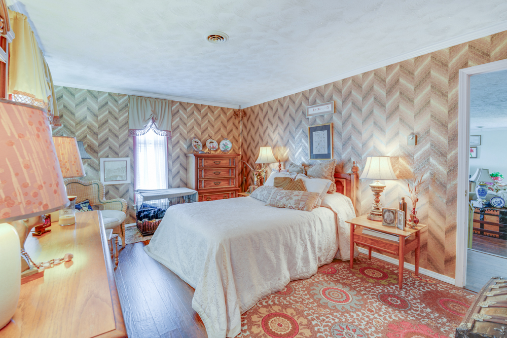main property photo 46