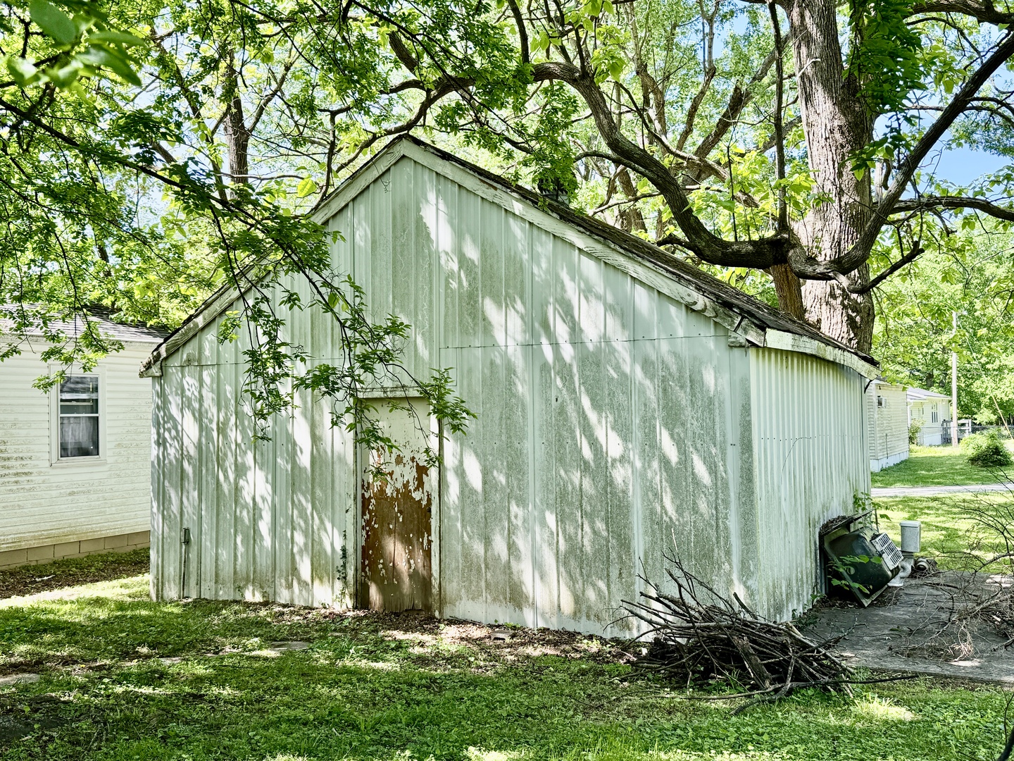 main property photo 31