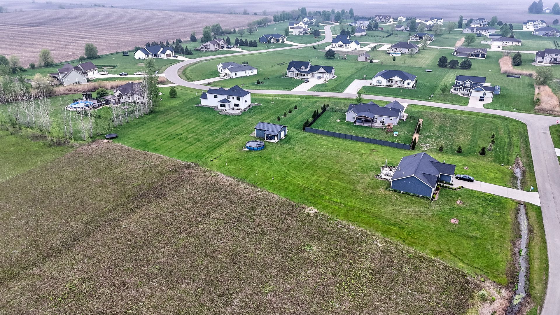 main property photo 10