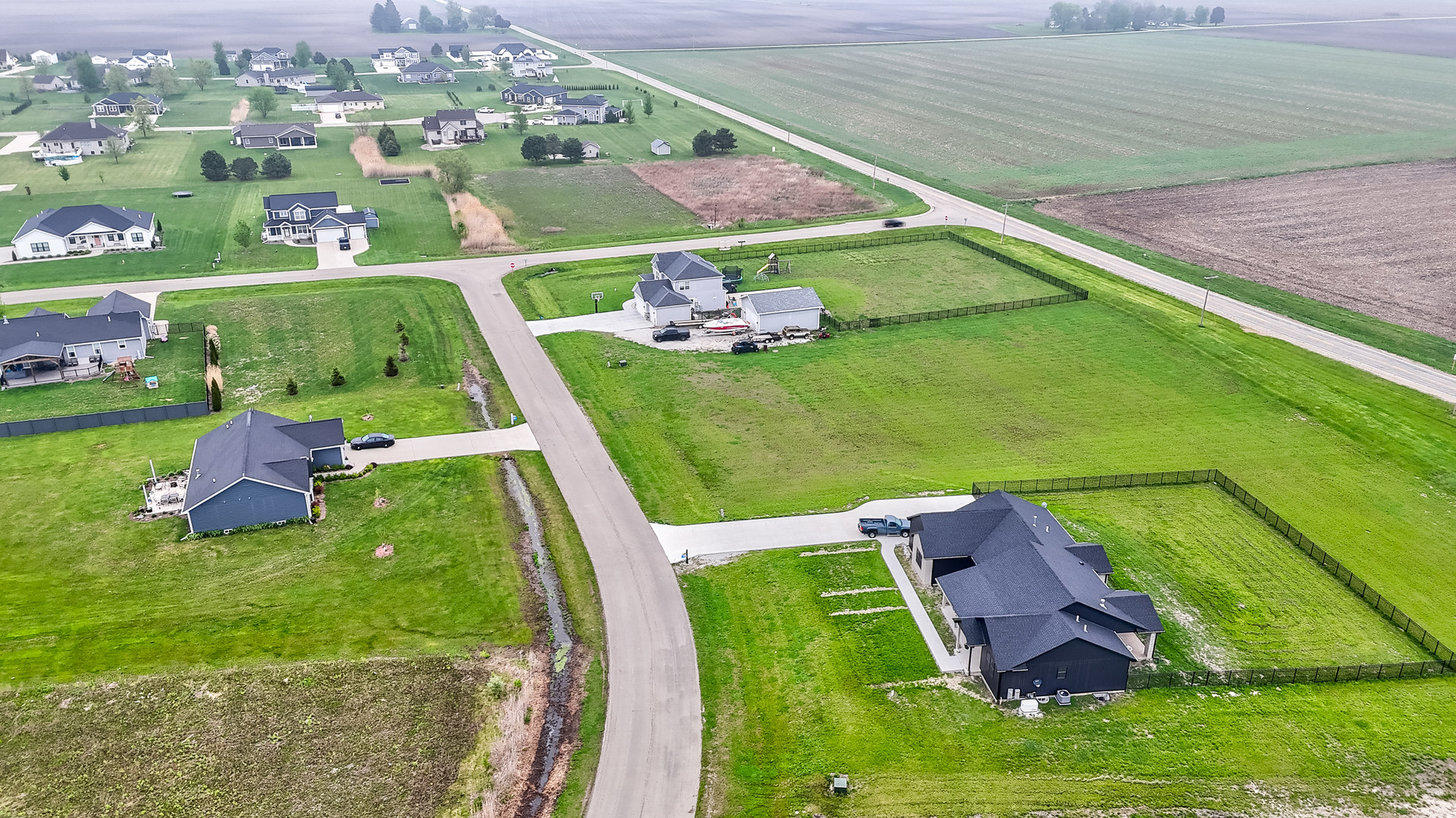 main property photo 11