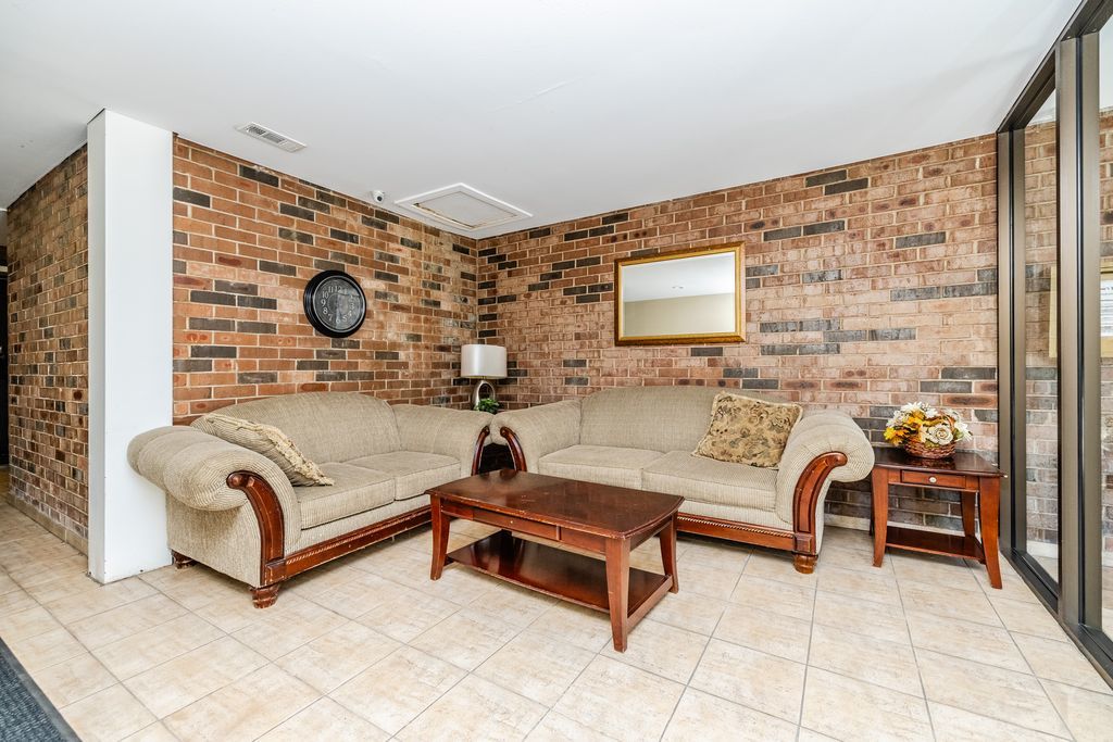 property viewer photo 20