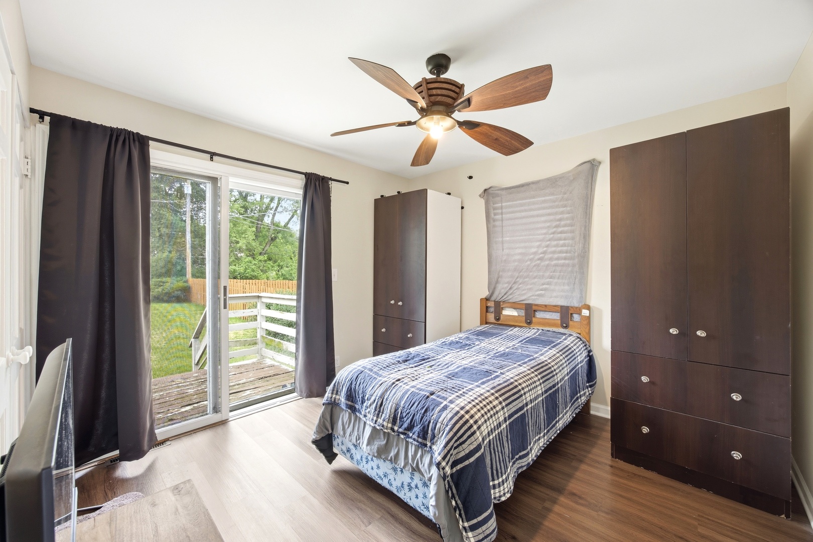 property viewer photo 11